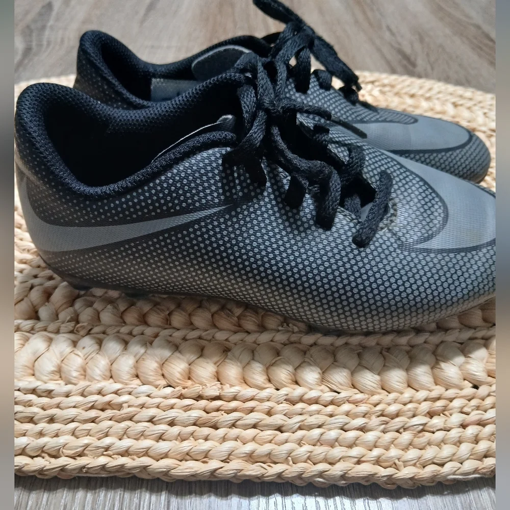 Nike Black‎ and Gray Sports Sneakers